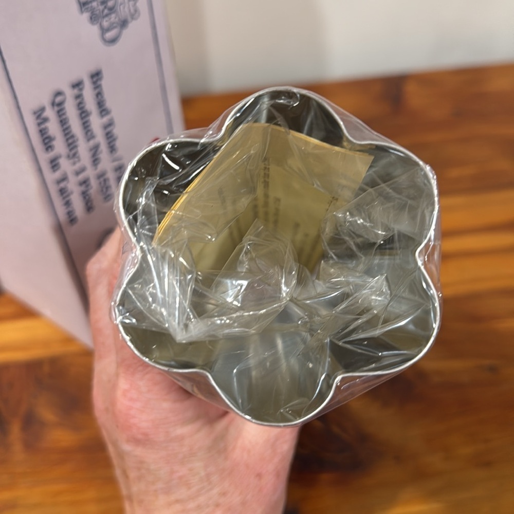 NIB The Pampered Chef Bread Tube - Flower - Picture 3 of 3